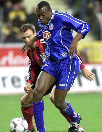 一线队紧密 一线队紧密